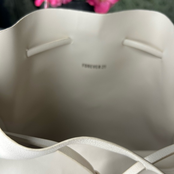 Forever 21 Cream Bucket Crossbody Bag - Picture 5 of 10